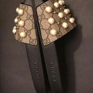 Gucci Pearl Slides size 40.  Authenticity code